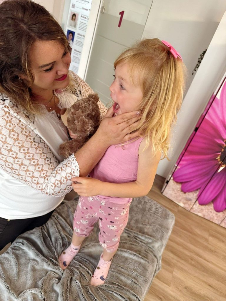 Osteopathie für Babys/ Kinder Grundlagen Chiropraktik 1 768x1024 - Osteopathie für Babys/ Kinder